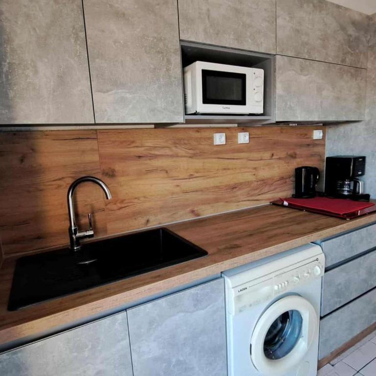 Appartement 2 pièces mezzanine accès plage, parking privé ! - FR-1-326-831 - Apartment - 10