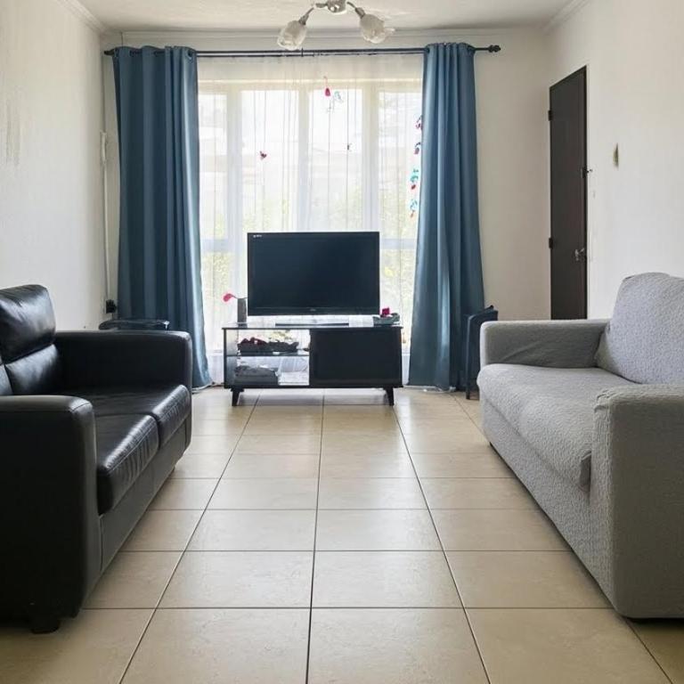 Casa 4 esquina con Balmaceda 3d 2b 2E - Three-Bedroom House - 5