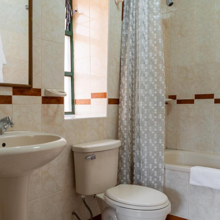 Hospedaje La Florida - Classic Quadruple Room - 4