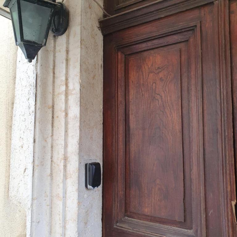 Appartement entier - Centre ville - Batiment historique - Appartement 1 Chambre - 27