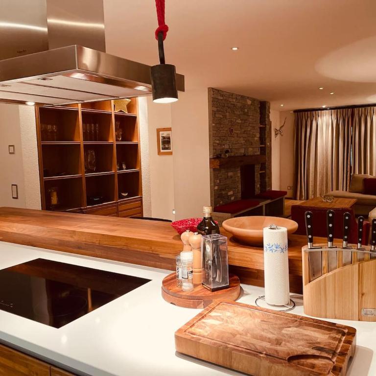 Elegant apartment in Flims close to Lake Caumasee - Apartment - 42
