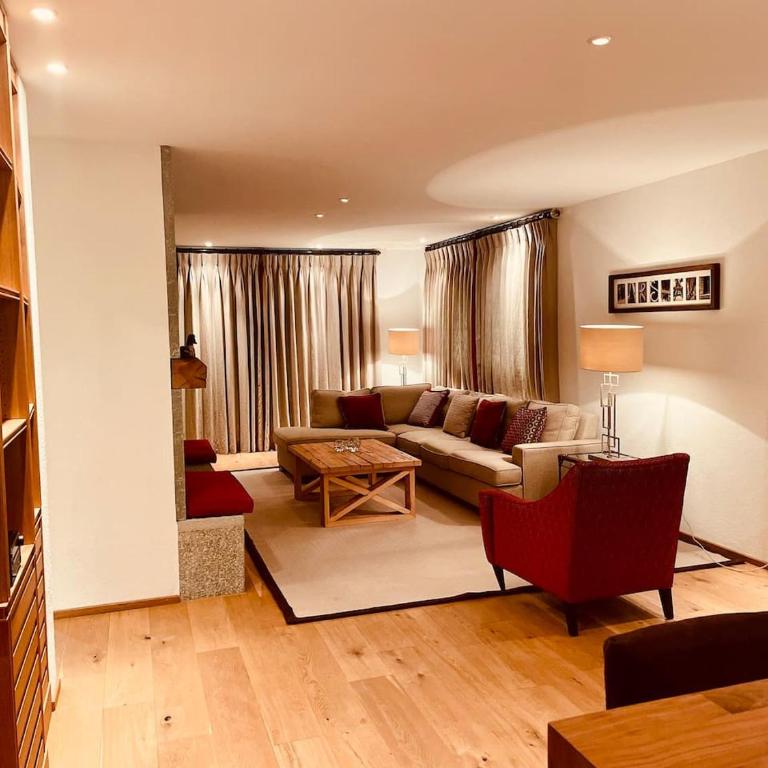 Elegant apartment in Flims close to Lake Caumasee - Apartment - 43