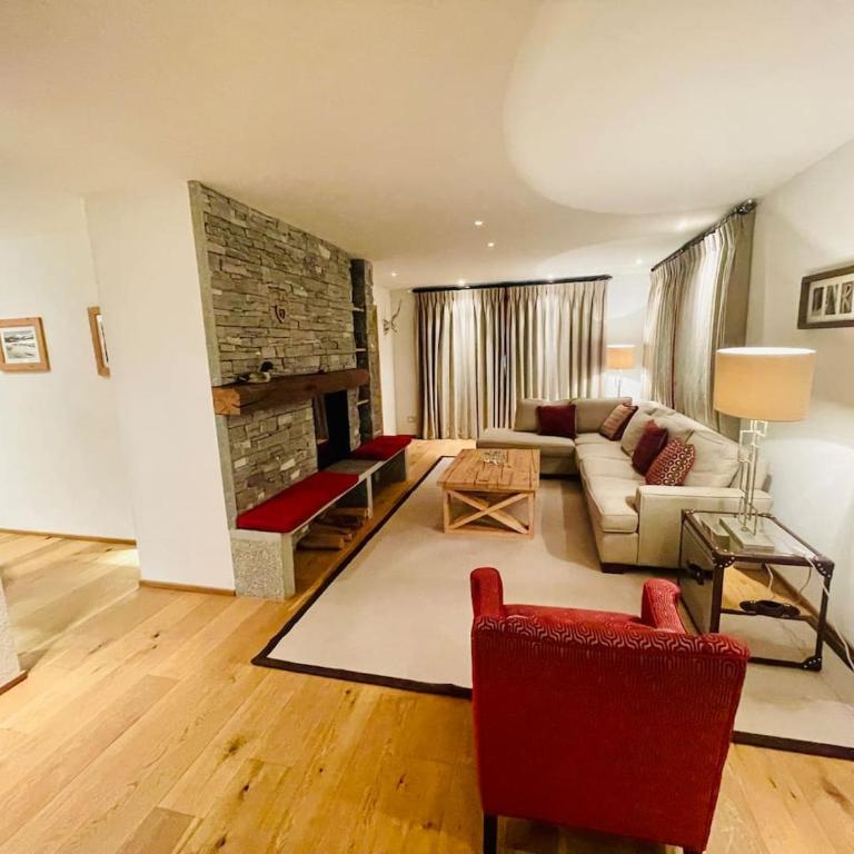 Elegant apartment in Flims close to Lake Caumasee - Apartment - 35