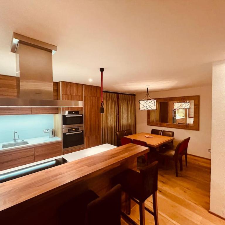 Elegant apartment in Flims close to Lake Caumasee - Apartment - 40