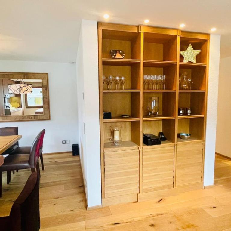 Elegant apartment in Flims close to Lake Caumasee - Apartment - 34