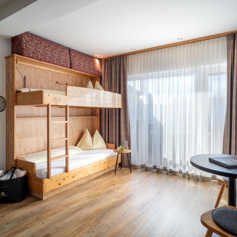 Das Sonnleiten Ski- und Motorradhotel Bruck im Zillertal - Doppel-/Zweibettzimmer mit Balkon - 3