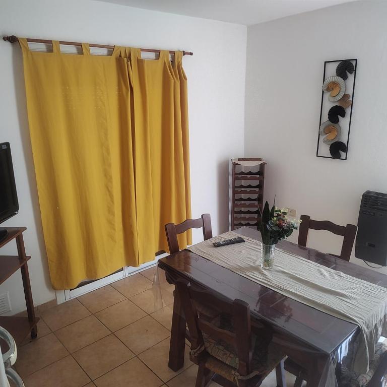 Los Hermanos - One-Bedroom Apartment - 7