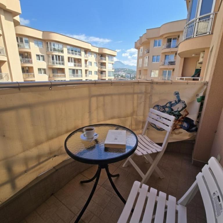 Rejjan Apartments-Spacious 2BR Apartment for 7, Free Parking, Tram to Old Town - Apartman sa 2 Spavaće Sobe - 15