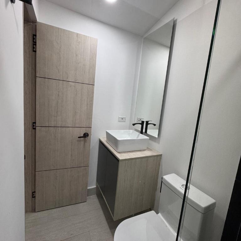 Renacer L&J - Habitación Doble con baño compartido - 2 camas - 1