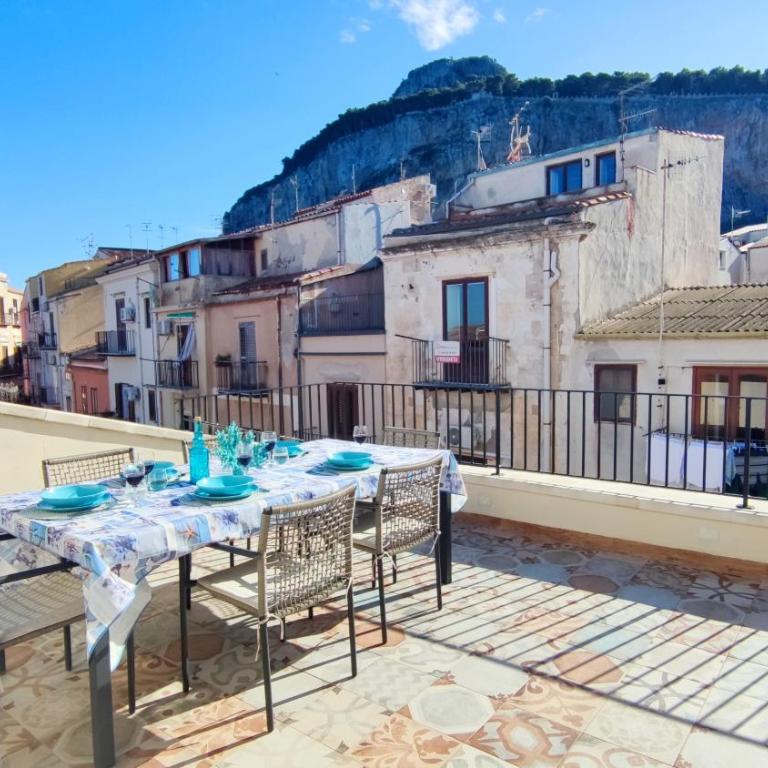 Luxury House - Appartamento con 2 Camere da Letto e Balcone - 53