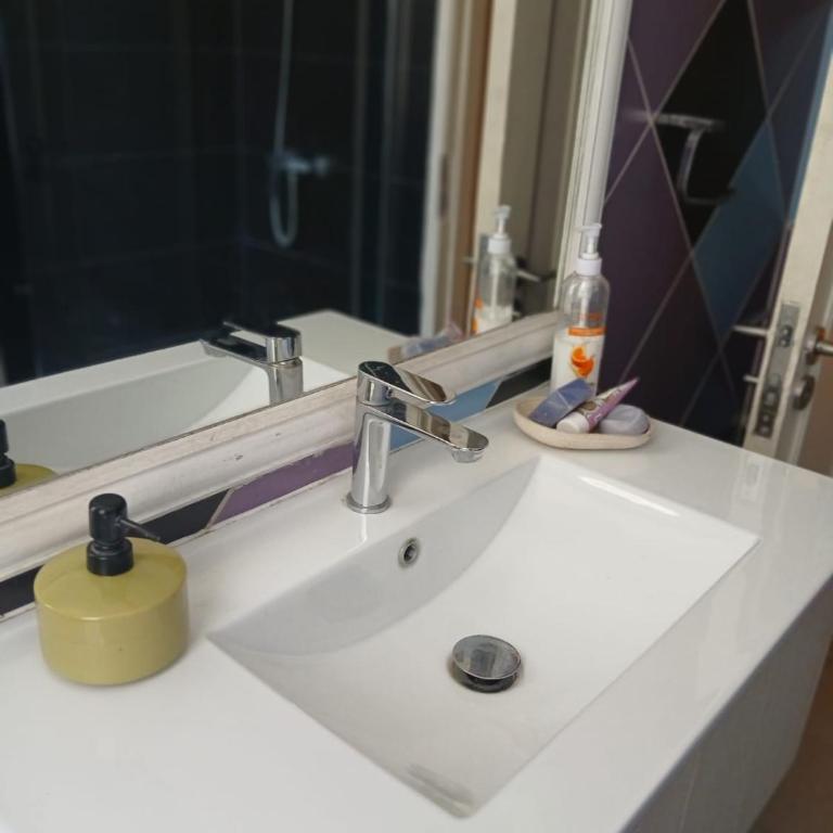 Amplia habitación con baño exclusivo - Double Room with Private Bathroom - 7