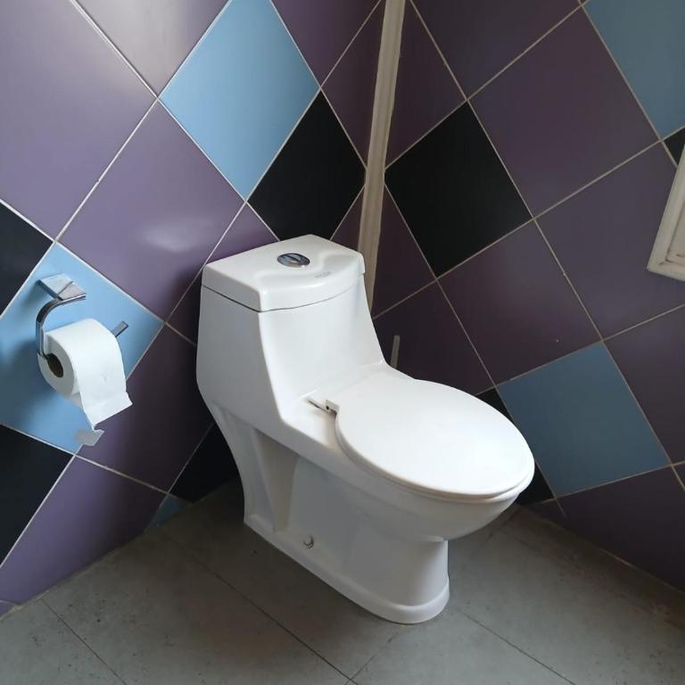 Amplia habitación con baño exclusivo - Double Room with Private Bathroom - 6