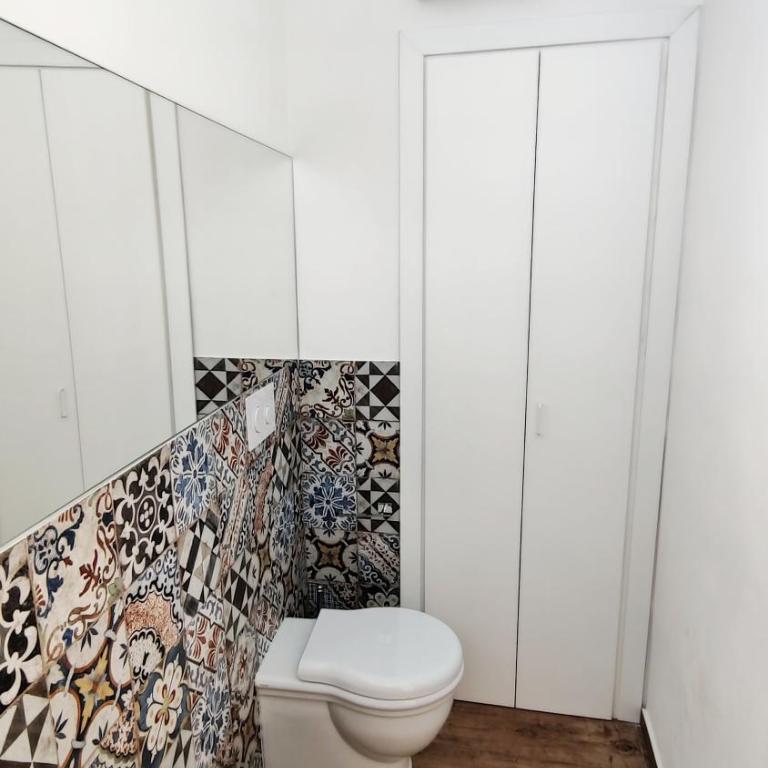 Luxury House - Appartamento con 2 Camere da Letto e Balcone - 93
