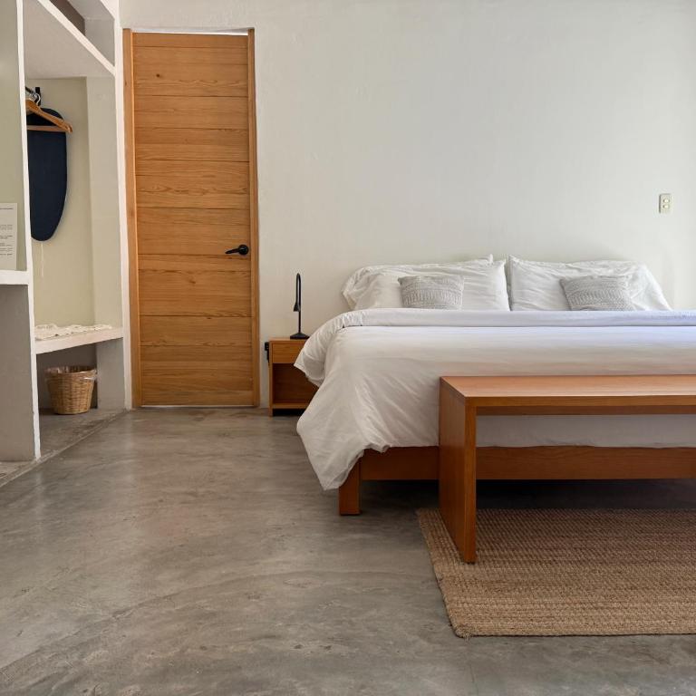 Casa 821 Guest House - Double Room with Private Bathroom - 12