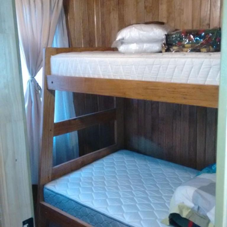 Cabaña full equipada para 4 personas en Coñaripe - Three-Bedroom House - 1