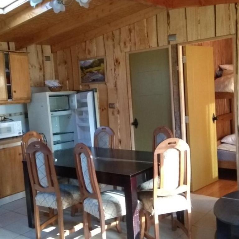 Cabaña full equipada para 4 personas en Coñaripe - Three-Bedroom House - 6