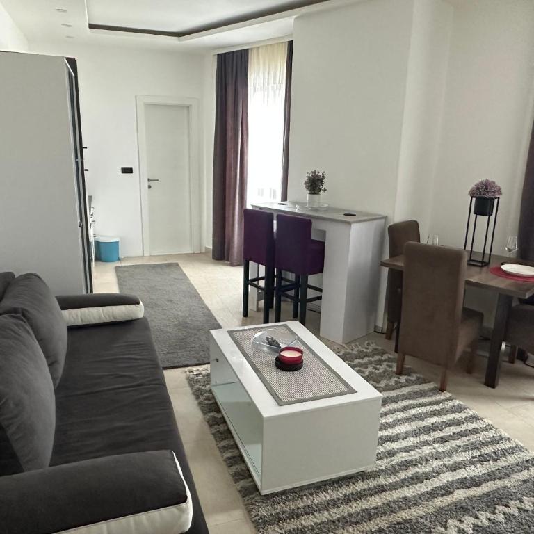 Garden Concept - One-Bedroom Apartment - 1