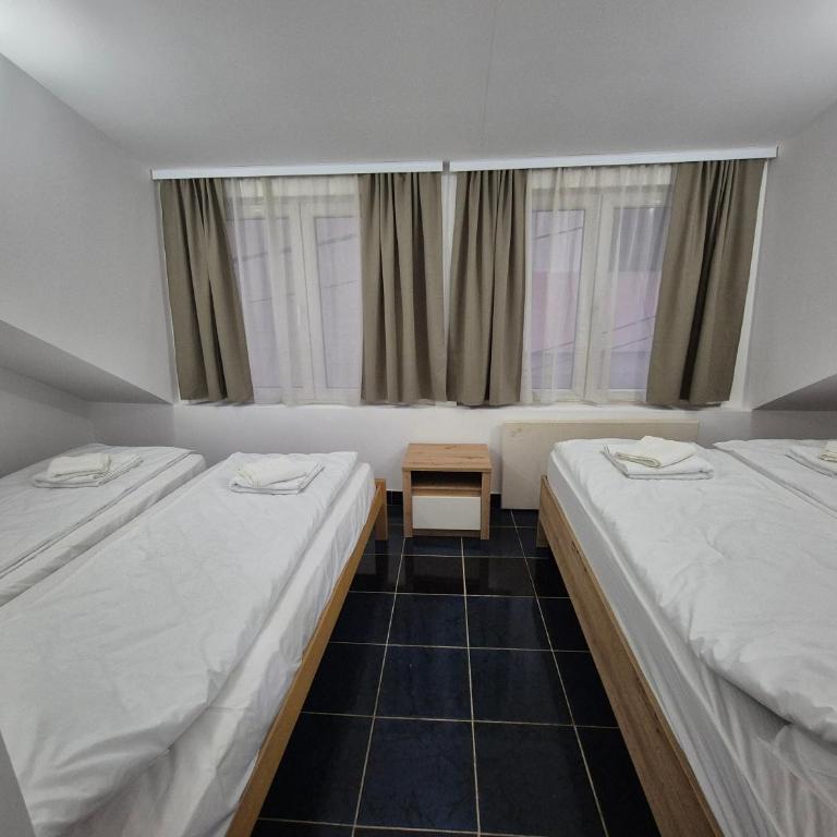 Niš Residence - One-Bedroom Apartment with Terrace - 6