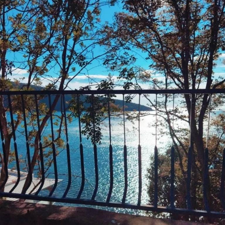 Beach House Kruče - Apartman sa 2 Spavaće Sobe, Balkonom i Pogledom na More - 33