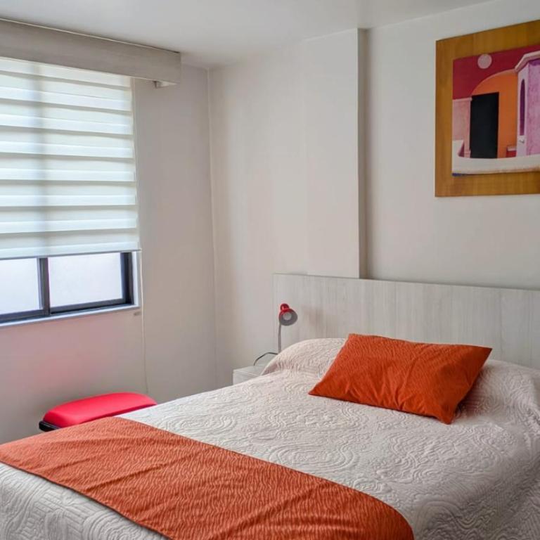 Hotel Mediterraneo Quito - Deluxe Queen Room - 3