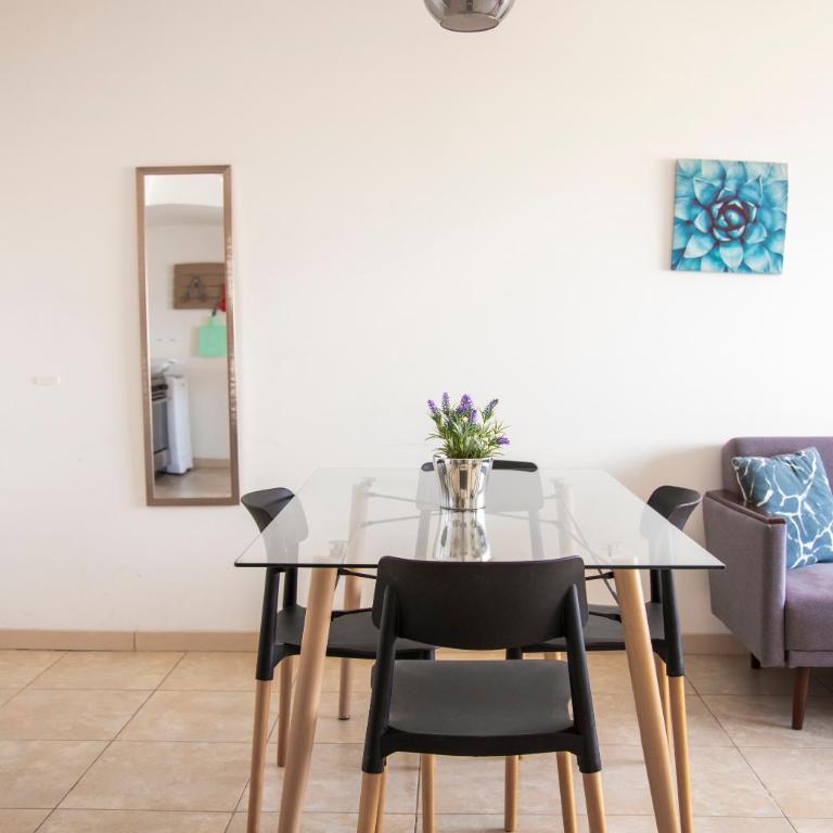 Departamentos amplios y luminosos en zona Leloir - Apartamento Superior de 1 dormitorio - 8
