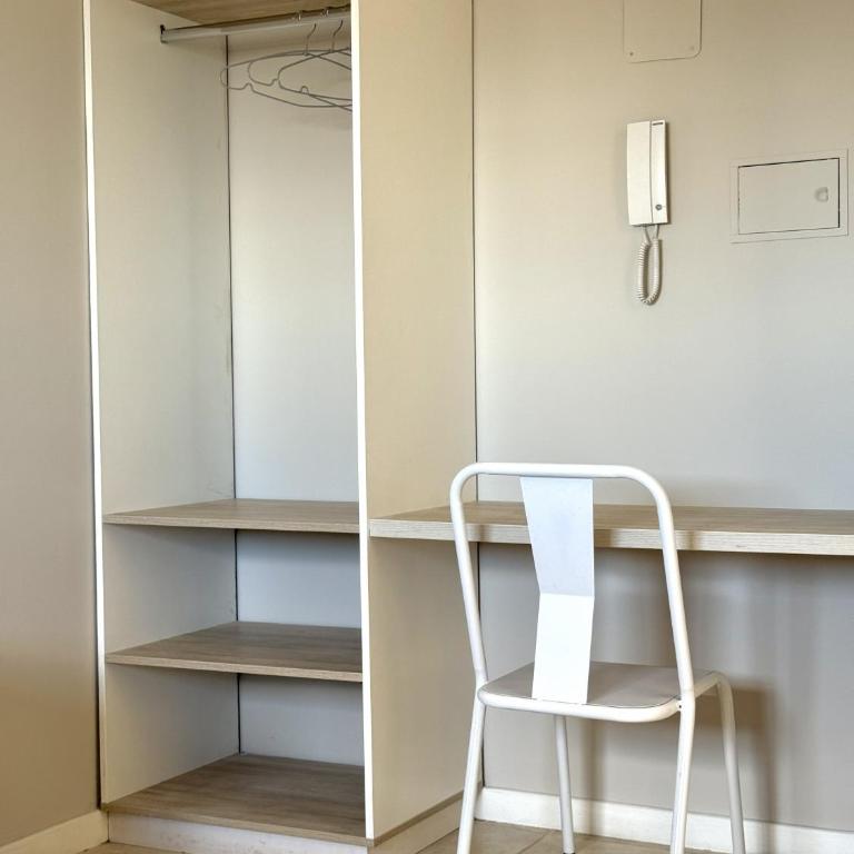 Departamentos amplios y luminosos en zona Leloir - Apartamento Superior de 1 dormitorio - 2