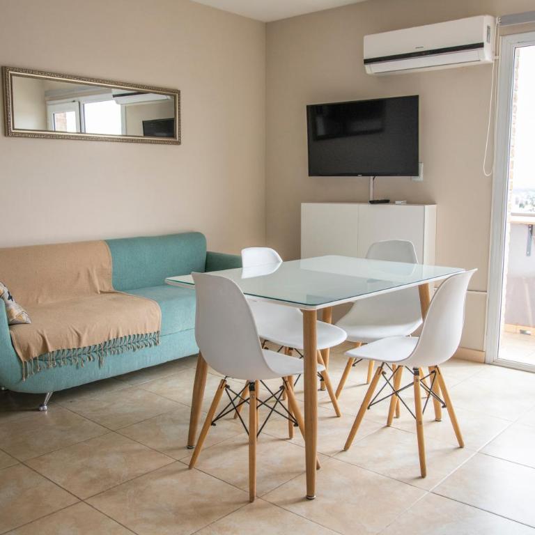 Departamentos amplios y luminosos en zona Leloir - Apartamento Superior de 1 dormitorio - 4