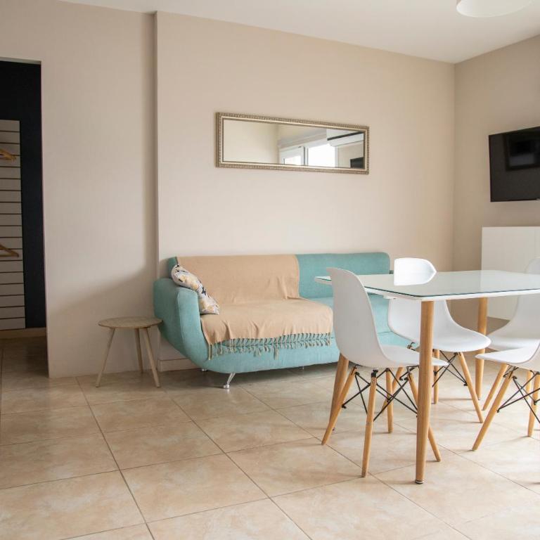 Departamentos amplios y luminosos en zona Leloir - Apartamento Superior de 1 dormitorio - 5