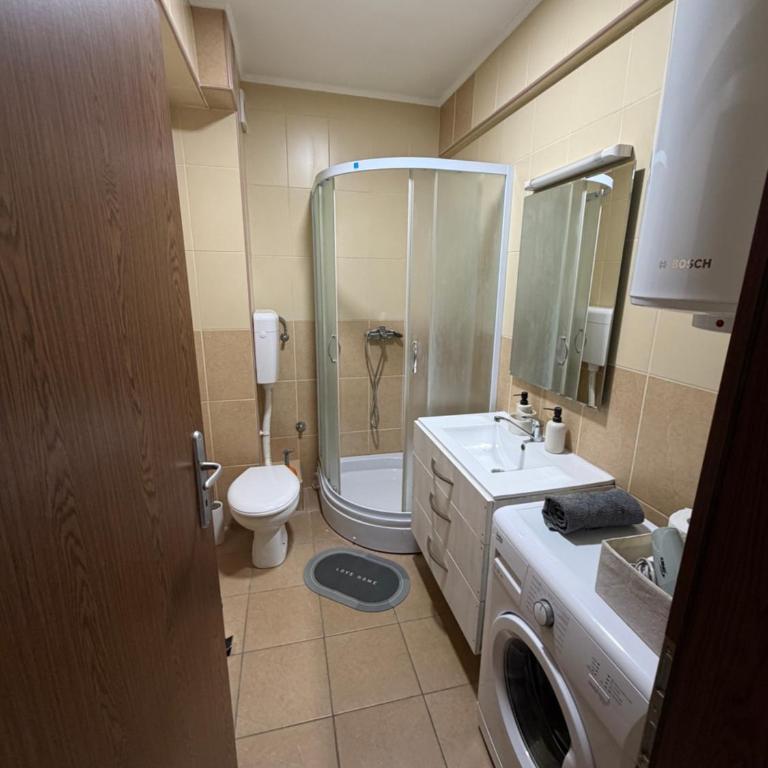 MO Center Apartment - One-Bedroom Apartment - 7