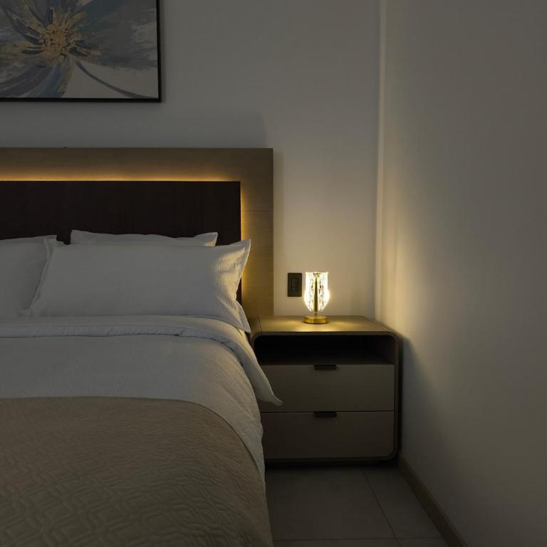 Apart Studio de Lujo La Carolina Piso Alto, Piscina, Jacuzzi, Padel, Gym - One-Bedroom Apartment - 1