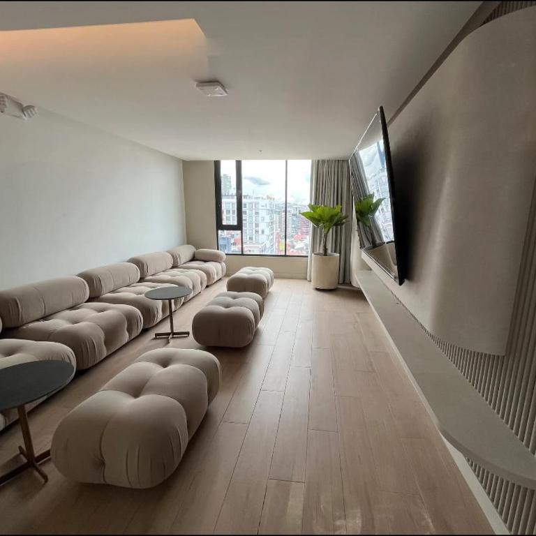 Apart Studio de Lujo La Carolina Piso Alto, Piscina, Jacuzzi, Padel, Gym - One-Bedroom Apartment - 33