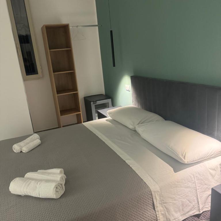 Luxury Rooms Soraja - Camera Matrimoniale con Bagno Privato - 5
