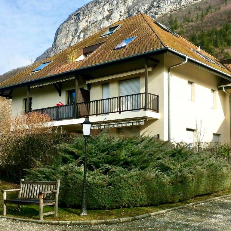 Confort moderne avec piscine et jardin, proche lac - Appartement 3 Chambres - 2