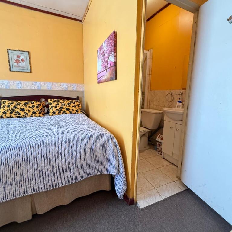 Hostal Torres Del Paine - Double Room with Private Bathroom - 7