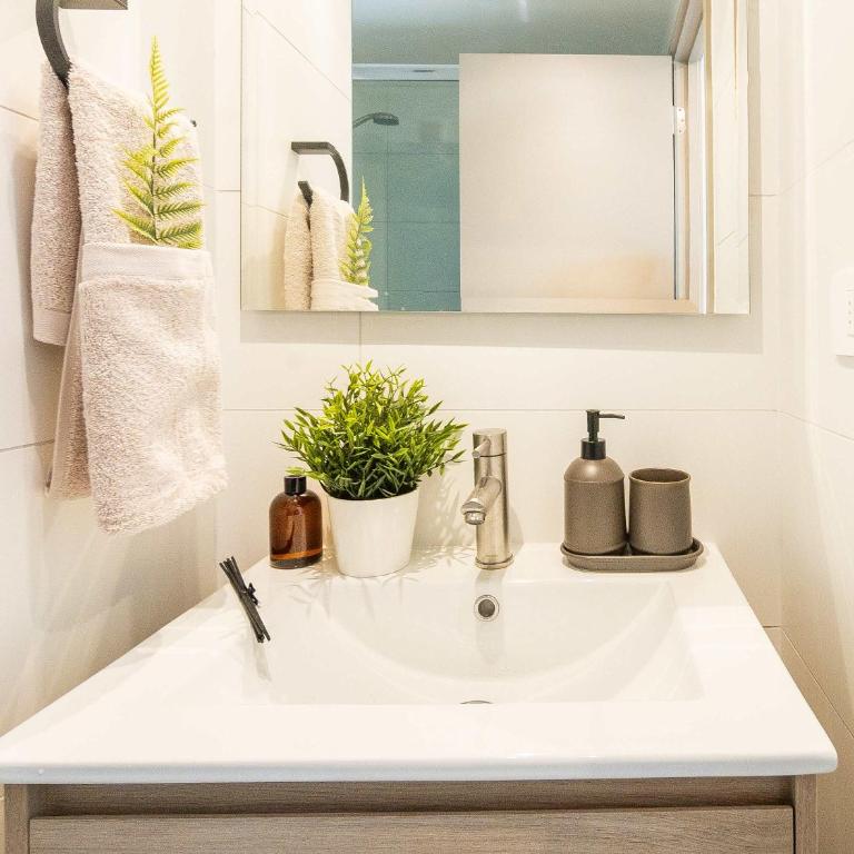 HOM I Metro Irarrazaval I Piscina I Parking I 2D2B - Apartment - 62