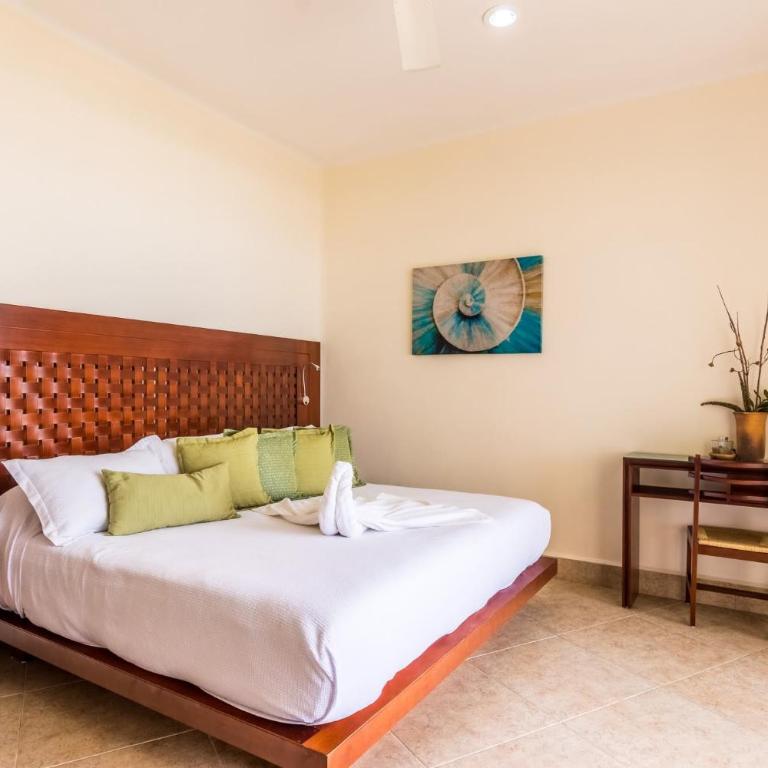 Beachfront in a peaceful Resort 8mi from Puerto Escondido - Apartamento de 2 dormitorios con vistas parciales al océano - 8