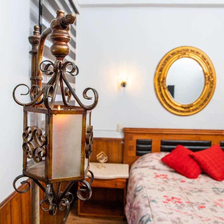 Hotel La Castellana - Habitación Doble con baño privado - 2