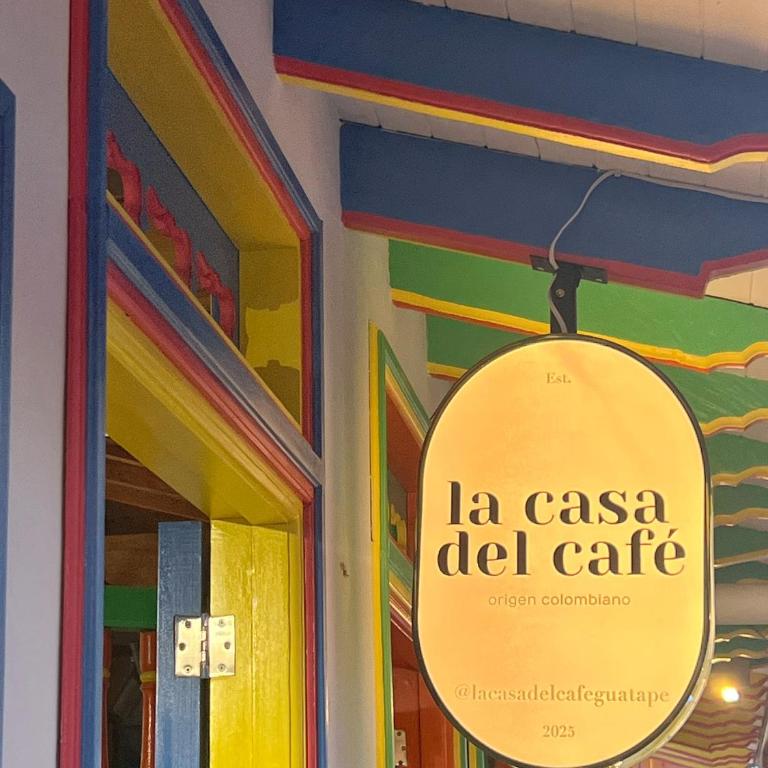 Acogedor en parque principal Guatape con Jacuzzi - Two-Bedroom Apartment - 29