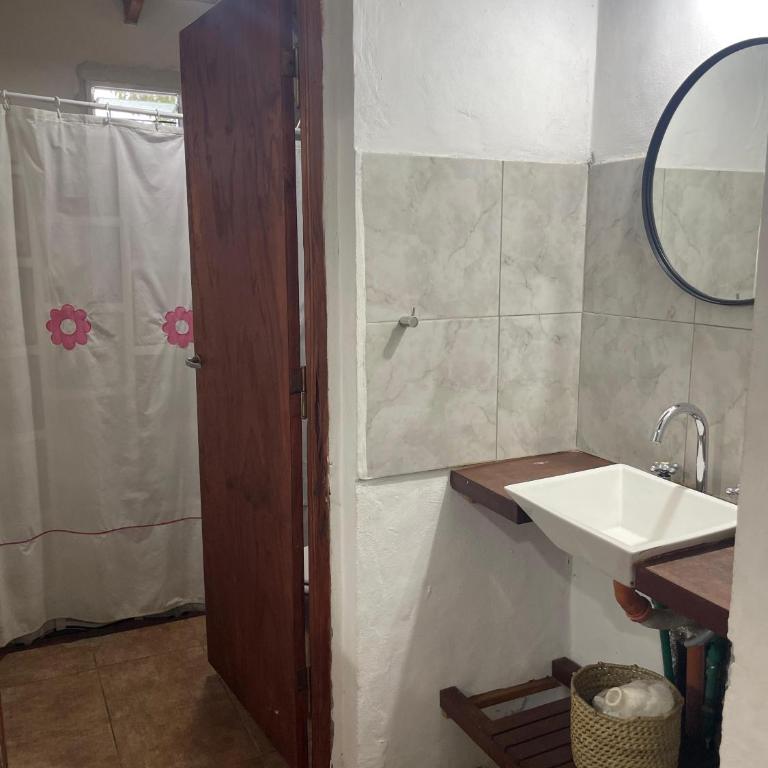 Aquellos Diaz- Cabaña con vista a las Sierras - Pileta - Wifi - Cochera techada - Pet Friendly - Two-Bedroom House - 12