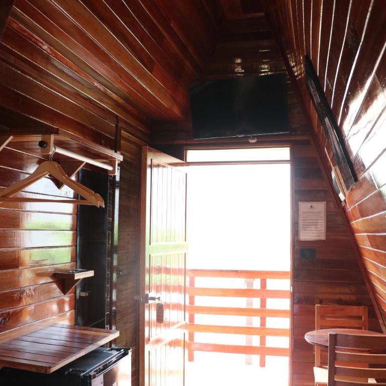 Alpinas Natural Suites - Standard Double Room with Two Double Beds - 6
