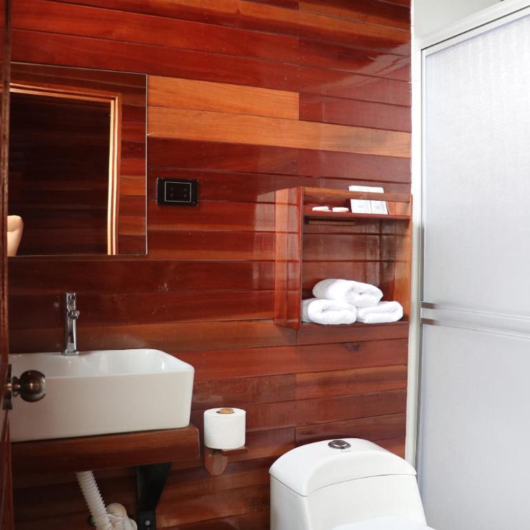 Alpinas Natural Suites - Standard Double Room with Two Double Beds - 7