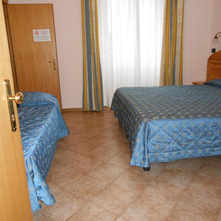 Hotel Vittoria - Camera Standard Matrimoniale/Doppia con Letti Singoli - 7