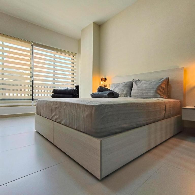 Cali - Edificio Vital Space Junin - Estudio con 1 cama grande - 2