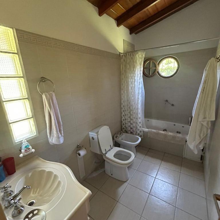 Casa Quinta con pileta y parque en Barrio Cerrado - Villa de 3 dormitorios - 5