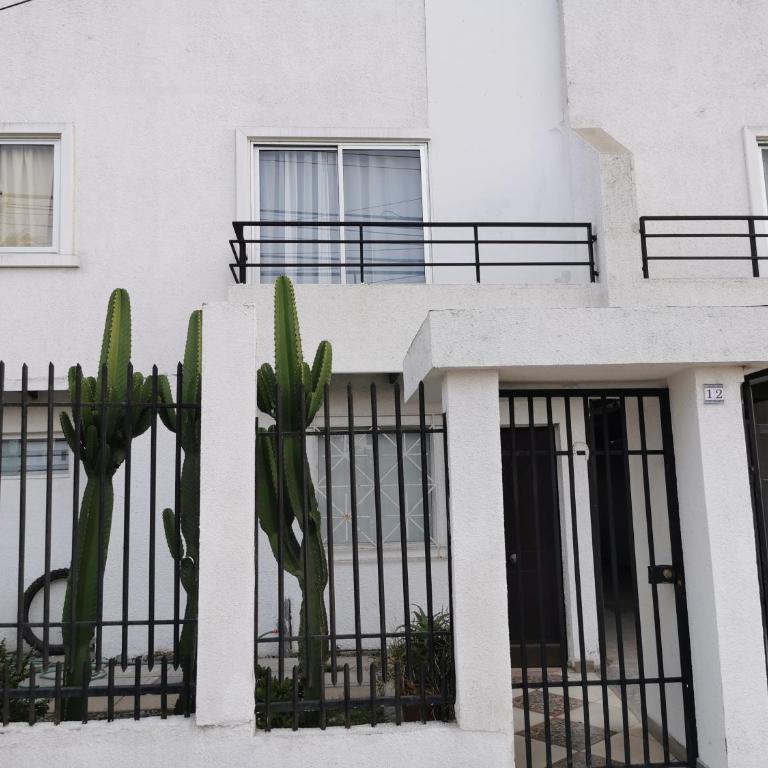MINI Dpto muy bien ubicado - Two-Bedroom Apartment - 1
