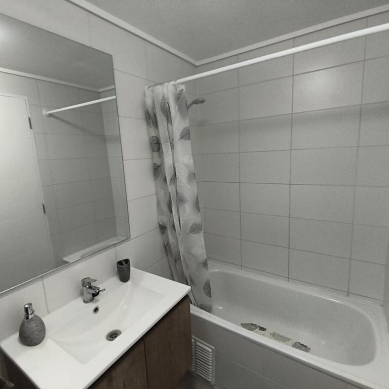 2D 2B apartment 100 meters from the beach - Two-Bedroom Apartment - 8
