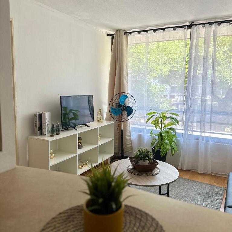 Dos Departamentos Equipados en Centro de Santiago Cerca Movistar Arena - One-Bedroom Apartment - 43