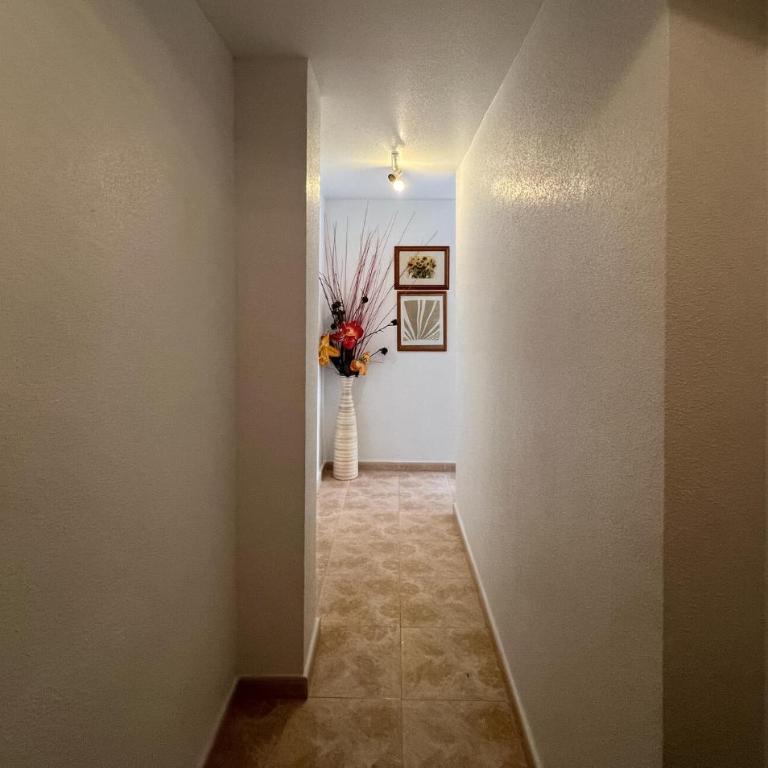 Cozy Apartment In Torrevieja With Wifi - One-Bedroom Apartment - 3