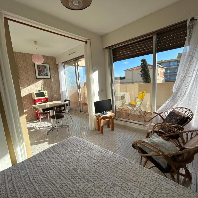 Studio avec balcon et parking en bord de plage - FR-1-837-77 - Studio - 3