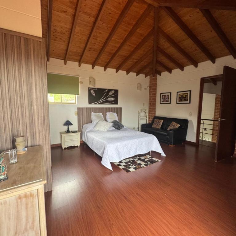 Finca Villa Palmeras en Rionegro Aeropuerto JMC - Villa de 3 dormitorios - 2